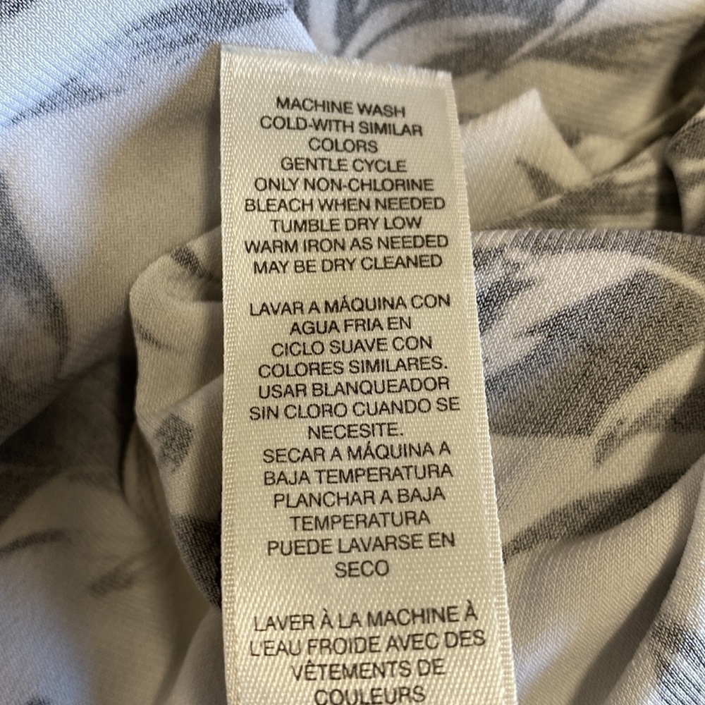 WHBM Floral Sleeveless Top Black White Sz M - Picture 7 of 10